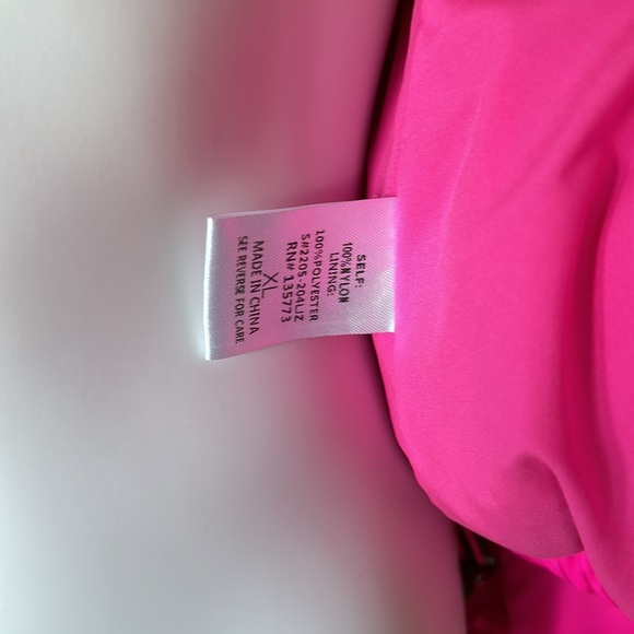 Olivaceous Lizzy Hot Pink Cropped Puffer Jacket Size XL NWT - Picture 4 of 6